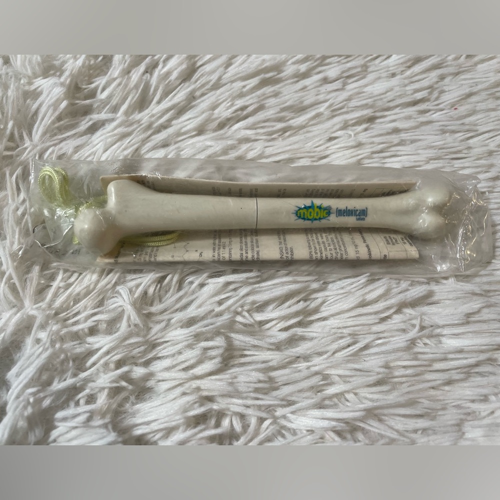 VTG NEW Pen MOBIC Meloxicam Drug Rep Pharmaceutical Bone Femur Lanyard Untested